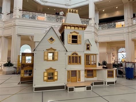 3. Architectural Wonders: Intricate & Grand Gingerbread House Templates
