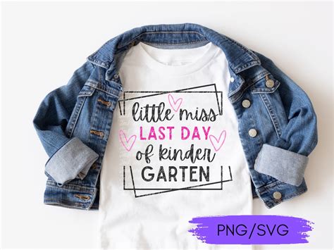 Capture the Moment: Last Day of Kindergarten Photo Booth Printables & Signs