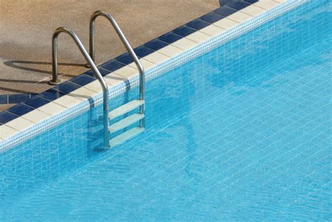 Common Pitfalls: What to AVOID When Running a Football Pool