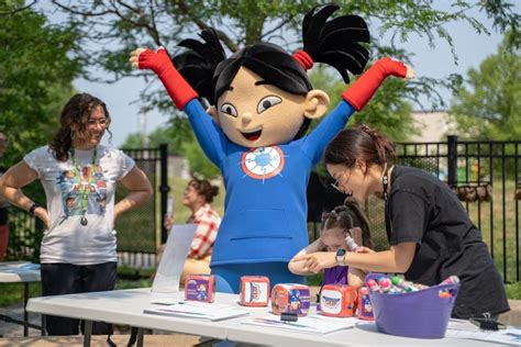 Heroes in the Making: Engaging Printable Crafts for Elementary Ages (Ages 7-10)