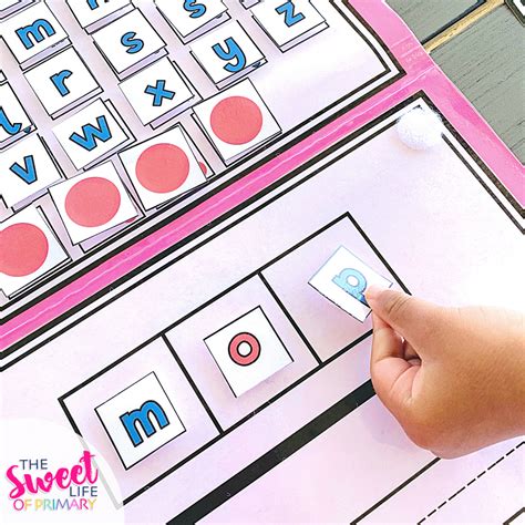 Interactive & Hands-On: Elkonin Boxes with Manipulatives