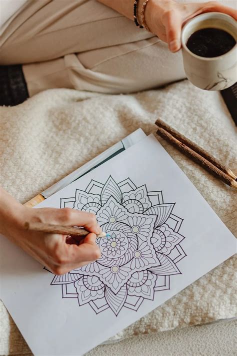 Mini Mindfulness: Using Coloring for Stress Relief & Focus