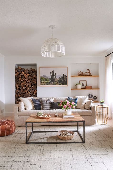 Minimalist & Modern Styles: Chic Holiday Vibes