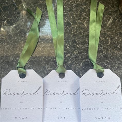 Modern & Minimalist Tags: Sleek Simplicity for Contemporary Gifts