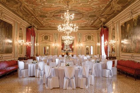 Party Perfect: Decorating Your Celebration with Italian Flair