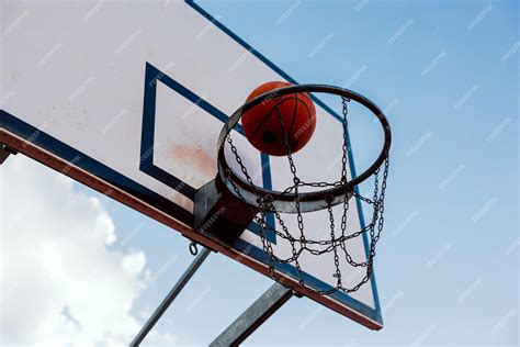 Scoring & Winning: Keeping Track and Clinching the Game