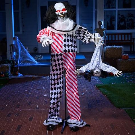 Spooky Accessories & Haunting Props: Details That Terrify