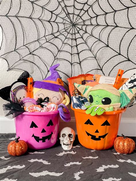 The Art of the "Boo Basket": What to Include (and Exclude!)