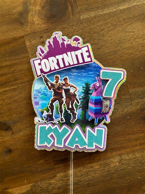 Tips for Personalizing Your Fortnite Cake Topper
